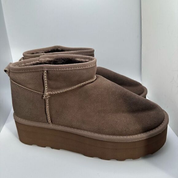 CUSHIONAIRE Women's Genuine Suede pull on platform boot +Memory Foam 10 TAUPE - Picture 1 of 7